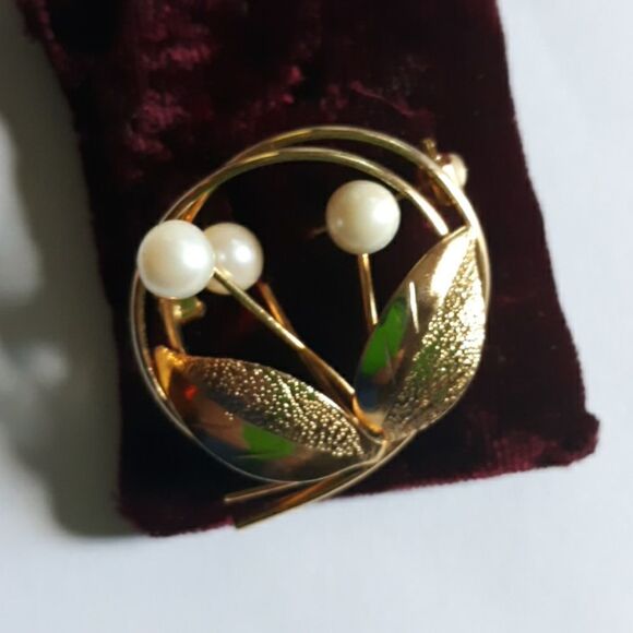 Pin   - Picture 2 of 2